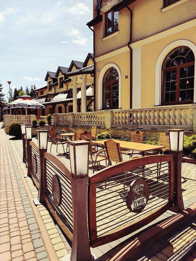 Hotel "Xavier" Lubycza Krolewska Ngoại thất bức ảnh