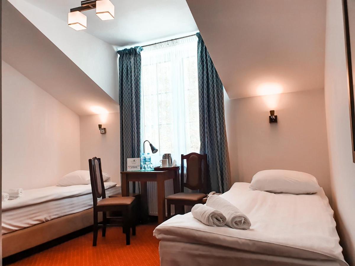 Hotel "Xavier" Lubycza Krolewska Ngoại thất bức ảnh