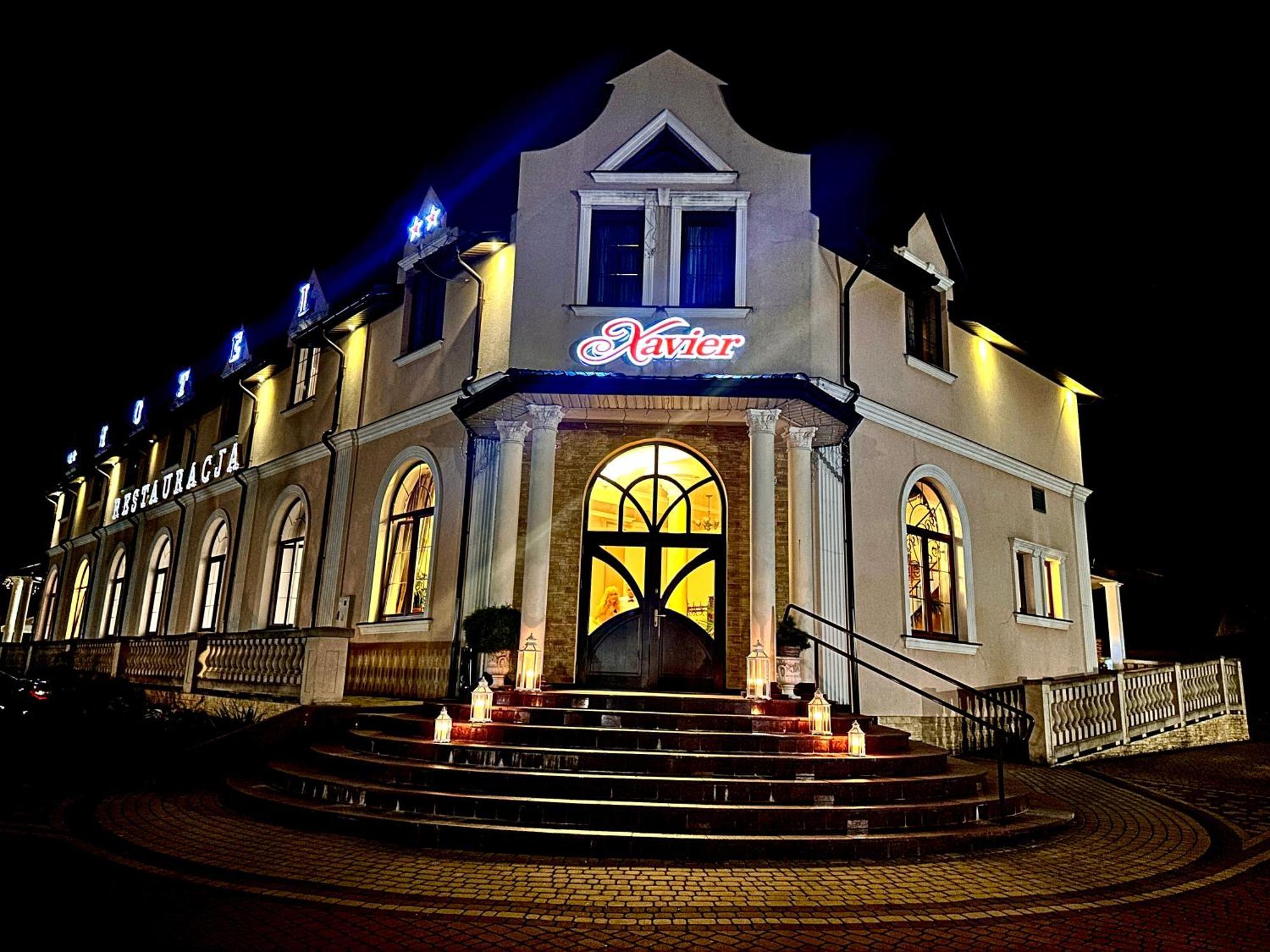 Hotel "Xavier" Lubycza Krolewska Ngoại thất bức ảnh